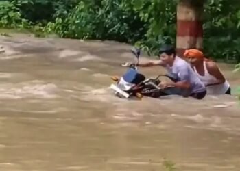 बिहार बाढ़: कोसी और बागमती नदियों के तटबंध टूटने से 16 लाख से अधिक लोग प्रभावित