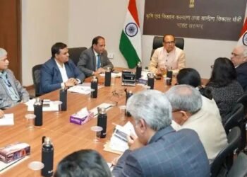 कृषि मंत्री ने की समीक्षा बैठक, बढ़ेगी किसानों की आय, NDDB महिलाओं को प्रोत्साहन!