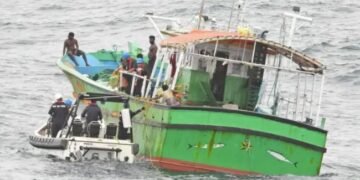 महाराष्ट्र के समुद्री किनारे पर दिखी संदिग्ध नाव, जनता के लिए जारी की गई एडवायजरी