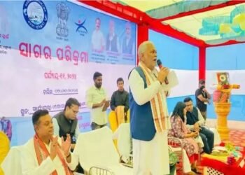 केन्द्रीय मंत्री ने ओडिशा में पारादीप फिशिंग हार्बर परियोजना की आधारशिला रखी