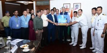 डीआरडीओ ने मध्यम दूरी के माइक्रोवेव ऑब्स्क्यूरेंट चैफ रॉकेट भारतीय नौसेना को सौंपा