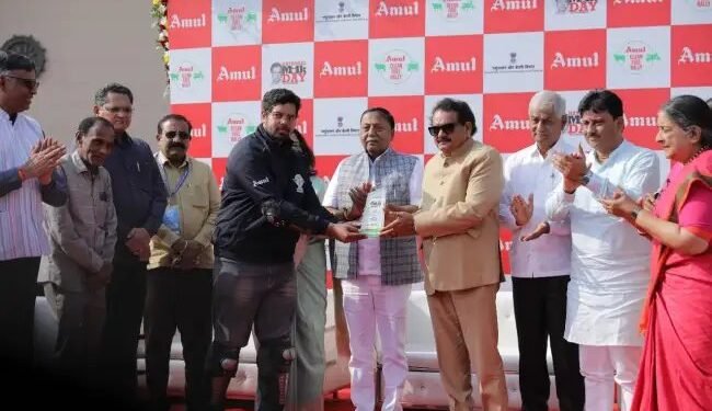 Delhi : पशुपालन एवं डेयरी मंत्री ने “अमूल स्वच्छ ईंधन रैली” का किया स्वागत, 77 राइडर्स रहे शामिल!
