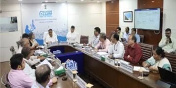 केंद्रीय जल शक्ति मंत्री ने नमामि गंगे मिशन परियोजनाओं की प्रगति की समीक्षा की