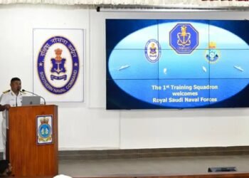 रॉयल सऊदी नौसेना बल (आरएसएनएफ) के प्रशिक्षु, प्रथम प्रशिक्षण स्क्वाड्रन में शामिल हुए