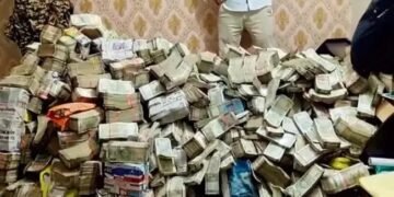 छापेमारी में झारखंड के मंत्री के नौकर के घर मिला 25 करोड़ रुपये की अवैध नकदी