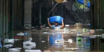 बिना बारिश के दिल्ली की इस जगह पर आई बाढ़, वीडियो देख रह जाएंगे हैरान