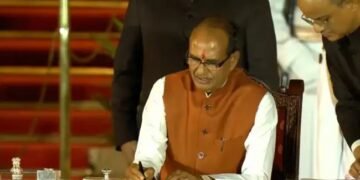 कृषि मंत्री बनने के बाद शिवराज का बड़ा कदम, आधिकारियों की साथ की अहम बैठक
