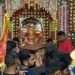 नवरात्रि के पहले दिन मंदिरों में दिखा श्रद्धालुओं का तंता, दर्शन करने पहुंचे भक्त
