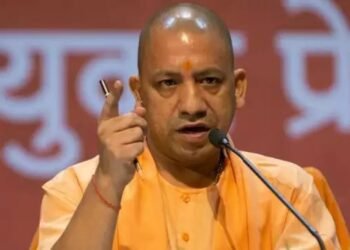 योगी सरकार का बड़ा फैसला: कई जिलों में बदले गए DM, जानें क्या है वजह