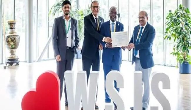 सी-डॉट जिनेवा में चैंपियन पुरुस्कार से सम्मानित किया गया