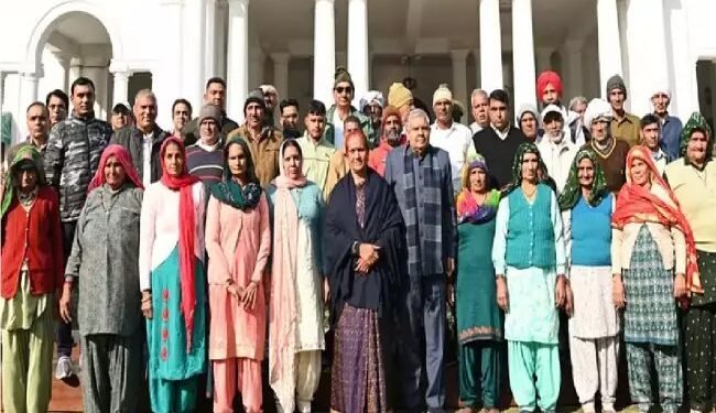 नए संसद भवन का दौरा करने पहुंचे हरियाणा के किसान