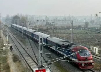 कैबिनेट ने यात्रा को आसान बनाने के लिए 6 मल्टी ट्रैकिंग परियोजनाओं को मंजूरी दी