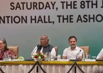 कांग्रेस अध्यक्ष ने सौंपी इन नेताओं को बढ़ी जिम्मेदारी, पंजाब के सचिव बने आलोक शर्मा
