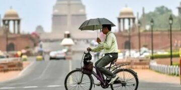 रिकॉर्ड तोड़ गर्मी! हीट स्ट्रोक का प्रकोप.. अचानक 106°F पहुंचता है शरीर का तापमान