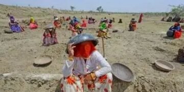 तेज धूप से बूरा हाल, राजस्थान के इस जिले में 45 के पार पहुंचा तापमान