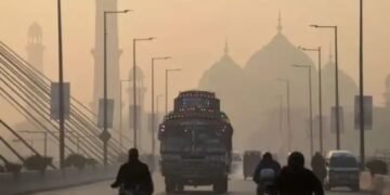 पाक: लाहौर में टूटे सारे रिकॉर्ड, 1000 के पार पहुंचा AQI
