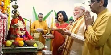 सीजेआई चंद्रचूड़ के साथ पीएम मोदी ने की गणपति पूजा, विपक्षी नेताओं ने काटा बवाल