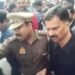 बीच प्रेस कॉन्फ्रेंस में कांग्रेस सांसद राकेश राठौर को क्यों ले गई पुलिस, जानें क्या है पूरा मामला