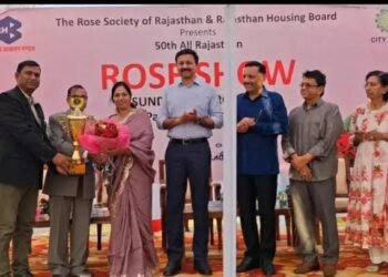 जयपुर: सुनीता राजेश सैनी को किंग आफ द शो का पुरस्कार, तो रामचंद्र सैनी बने क्वीन आफ द शो