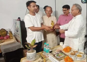 बड़ौत में वैज्ञानिक मधुमक्खी पालन प्रशिक्षण का सफल समापन, सांसद डॉ. राजकुमार सांगवान ने वितरित किए प्रमाणपत्र