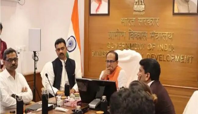 केन्द्रीय कृषि मंत्री ने NSAP योजना पर अधिकारीयों के साथ चर्चा की