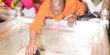 उपचुनाव जीतने के बाद काल भैरव व बाबा विश्वनाथ का आशीष लेने पहुंचे सीएम योगी