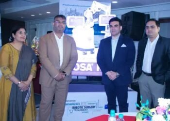 अभिनेता अरबाज खान द्वारा रोसा सर्जिकल रोबोट सिस्टम का अनावरण