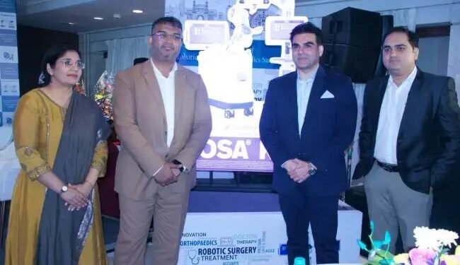 अभिनेता अरबाज खान द्वारा रोसा सर्जिकल रोबोट सिस्टम का अनावरण