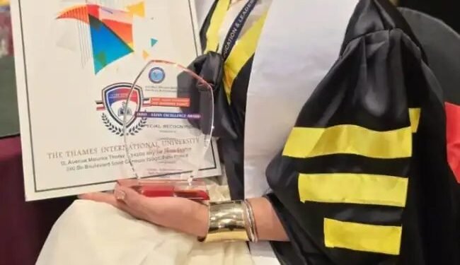 बहुभाषी अभिनेत्री ईशा अग्रवाल के लिए दोहरा जश्न