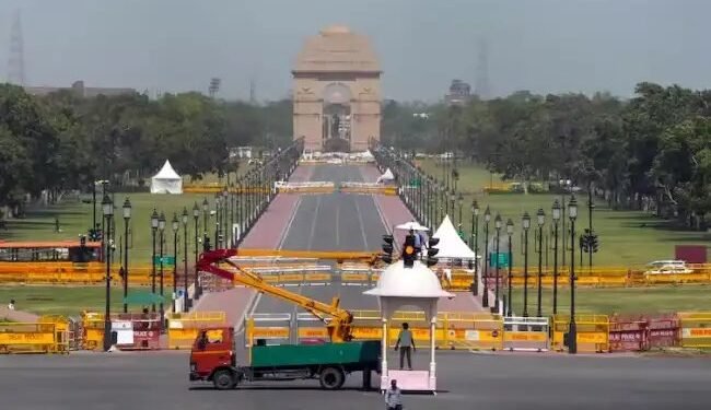 दिल्लीवालों का गर्मी से बुरा हाल, 49 डिग्री के पार पहुंचा पारा, जानें कब मिलेगी राहत