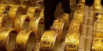 गोल्ड-सिल्वर के दाम कम, न गवाएं खरीदने का ये मौका