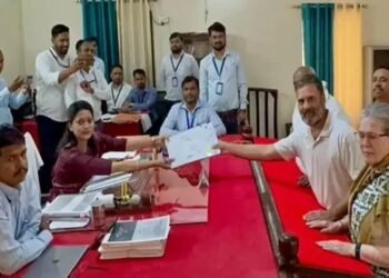 राहुल गांधी लड़ेंगे रायबरेली से चुनाव, मां- बहन के साथ दाखिल करने पहुंचे नामांकन