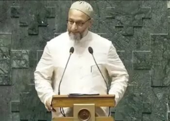 एआईएमआईएम प्रमुख असदुद्दीन ओवैसी ने शपथ के दौरान लगाया विवादित बयान