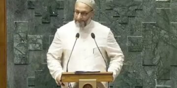 एआईएमआईएम प्रमुख असदुद्दीन ओवैसी ने शपथ के दौरान लगाया विवादित बयान