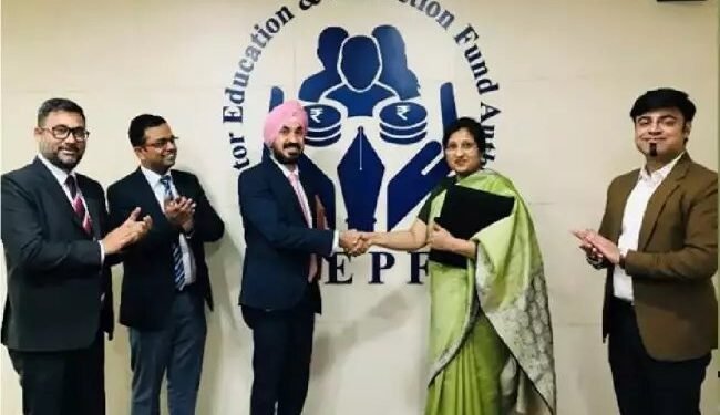 जागरूकता फैलाने के लिए आईईपीएफए और डीबीएस बैंक ने समझौता ज्ञापन पर हस्ताक्षर किए