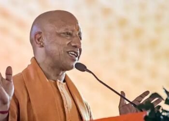 महाकुंभ में ड्यूटी करने वाले कर्मचारियों को सीएम योगी ने दिया तोहफा, पुलिसकर्मियों को एक हफ्ते की छुट्टी!