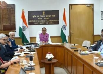 कृषि मंत्री शिवराज ने अधिकारियों की साथ की अहम बैठक, MSP को लेकर हुई चर्चा