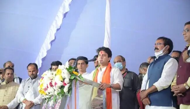 क्रिटिकल स्टेज में पहुंची माधवी राजे! चुनाव प्रचार छोड़ पहुंचे ज्योतिरादित्या सिंधिया