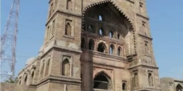 जौनपुर में मौजूद 14वीं सदी की अटाला मस्जिद विवादों में घिर गई, कोर्ट का दरवाजा खटखटाय
