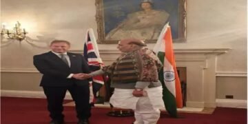 लंदन पहुंचे भारत के रक्षा मंत्री अपने समकक्ष से की मुलाकात, कई मुद्दों पर चर्चा