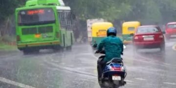 दिल्ली-एनसीआर में बारिश से गर्मी छूमंतर, गाड़ियों का लगा जाम!