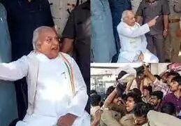 केरल के राज्यपाल विरोध प्रदर्शन पर कार्रवाई की मांग को लेकर सड़क किनारे बैठे