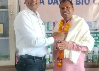 राह फार्मा प्रोड्यूसर के अध्यक्ष तराचंद बेलजी ने उत्पादन संयंत्र का भ्रमण किया