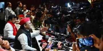 UP बीजेपी की अंतर्कलह के बीच, अखिलेश यादव का खुला ऑफर, 100 लाओ, सरकार बनाओं…!