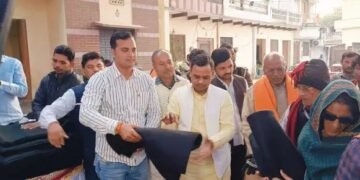 रोहनिया विधायक ने सैकड़ो जरूरतमंदों में कंबल वितरण किया