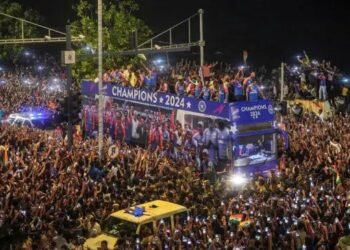 मुंबई में टीम इंडिया का शानदार स्वागत, BCCI ने दिया बड़ा इनाम