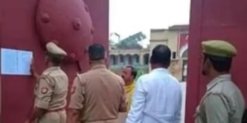 विधायक राजा भइया के पिता उदय प्रताप सिंह को पुलिस ने नजरबंद कर दिया