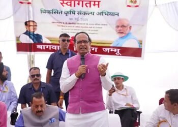 केंद्रीय कृषि मंत्री ने नकली उर्वरकों, घटिया बीज और कीटनाशकों से किसानों को बचाने की आवश्यकता पर भी बल दिया