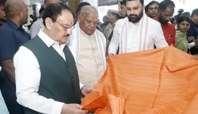 राष्ट्रपिता महात्मा गांधी की जयंती पर लाखों खादी कारीगरों को मिली खुशियों की सौगात