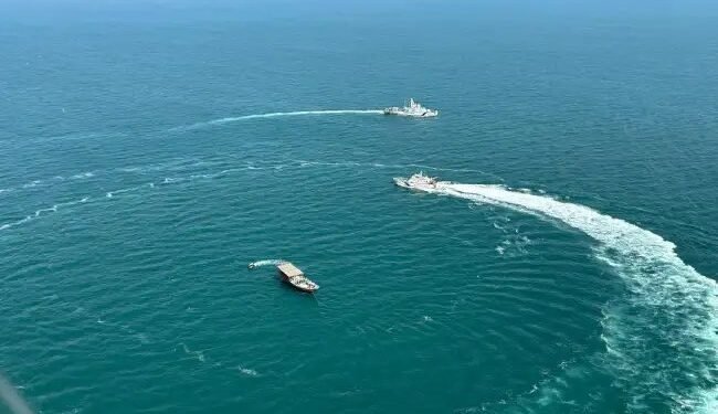 भारतीय तटरक्षक बल ने केरल तट के पास ईरानी नौका को हिरासत में लिया